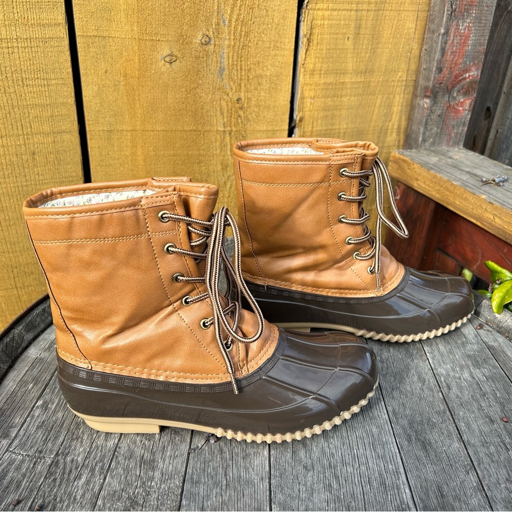 Sz8Min box Sugar Skylar Duck boots in Cognac. Rarely worn-box in fair condition - Picture 8 of 11